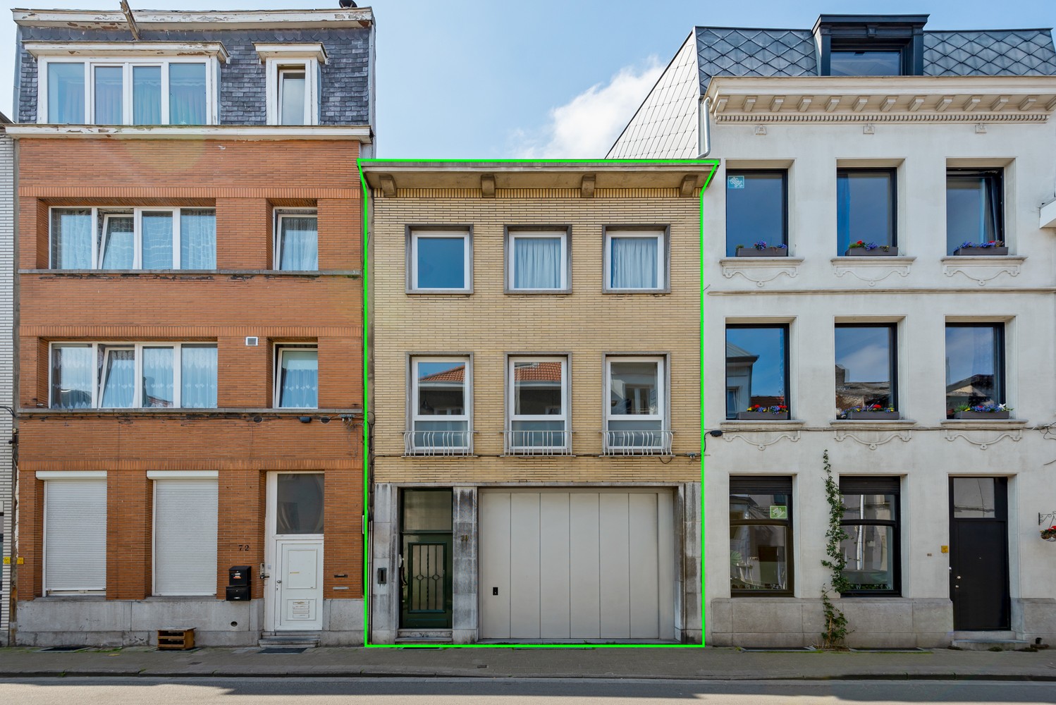 Ruime woning met 4 SLK, terras, garage en ruim atelier (104m²) in Antwerpen. afbeelding 1