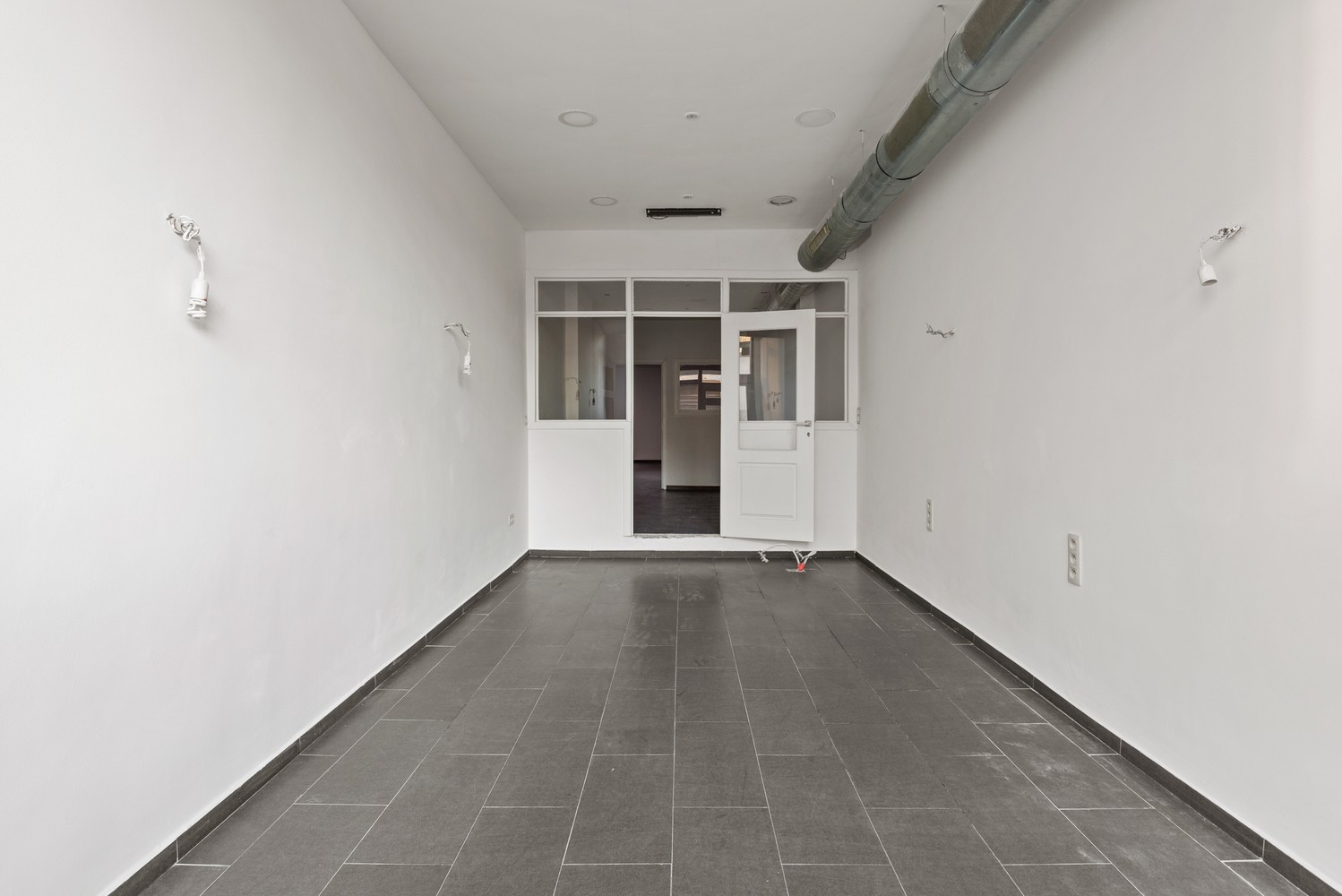Commercieel gelijkvloers (24 m²) op de grens van 2018 Antwerpen en Borgerhout. afbeelding 3