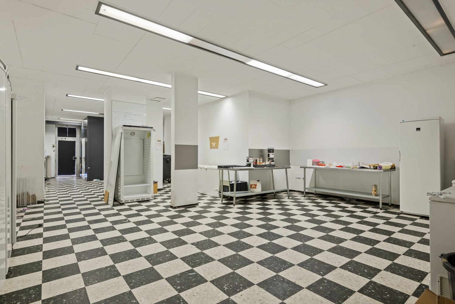 Ruim handelsgelijkvloers met keuken op een centrale locatie in Borgerhout! afbeelding 4