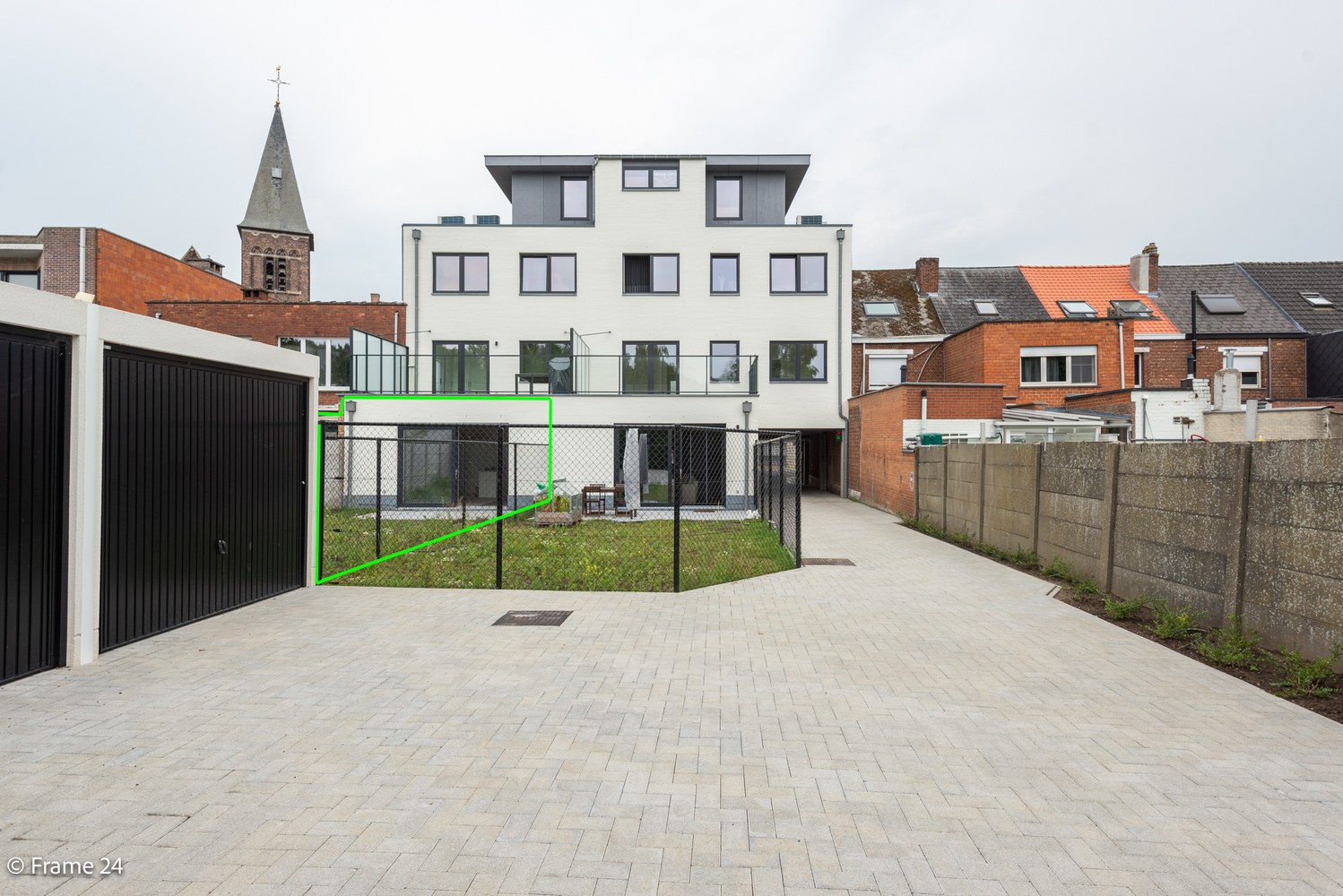 Prachtig appartement op de gelijkvloerse verdieping met tuin en garagebox te Klein Willebroek! afbeelding 2