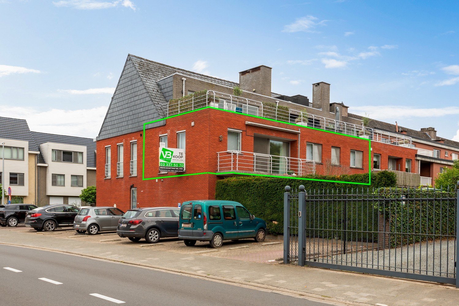 Instapklaar appartement met twee slaapkamers, groot terras en autostaanplaats in Grobbendonk! afbeelding 1