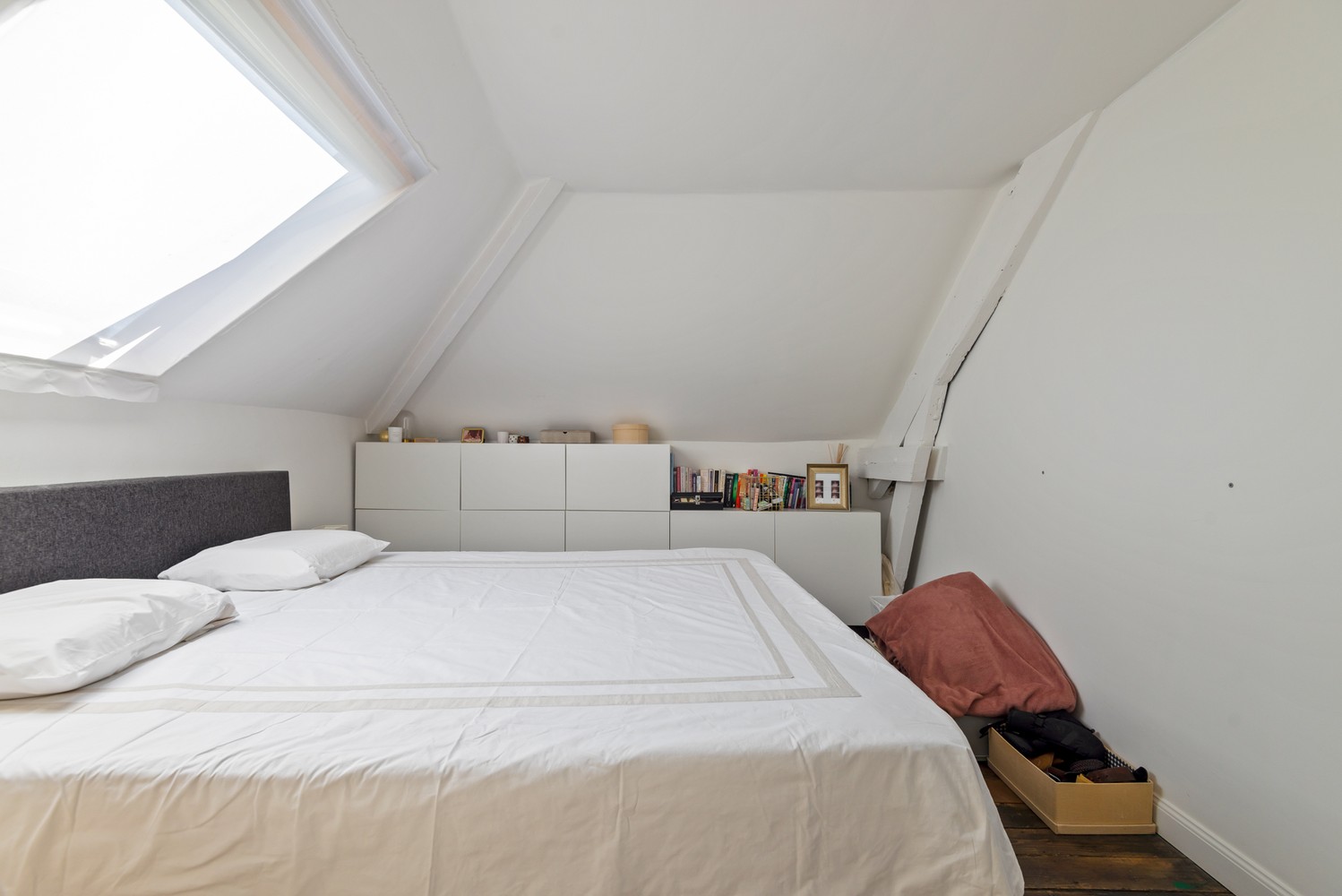 Handelshuis met drie slaapkamers te koop op toplocatie in Wijnegem! afbeelding 22