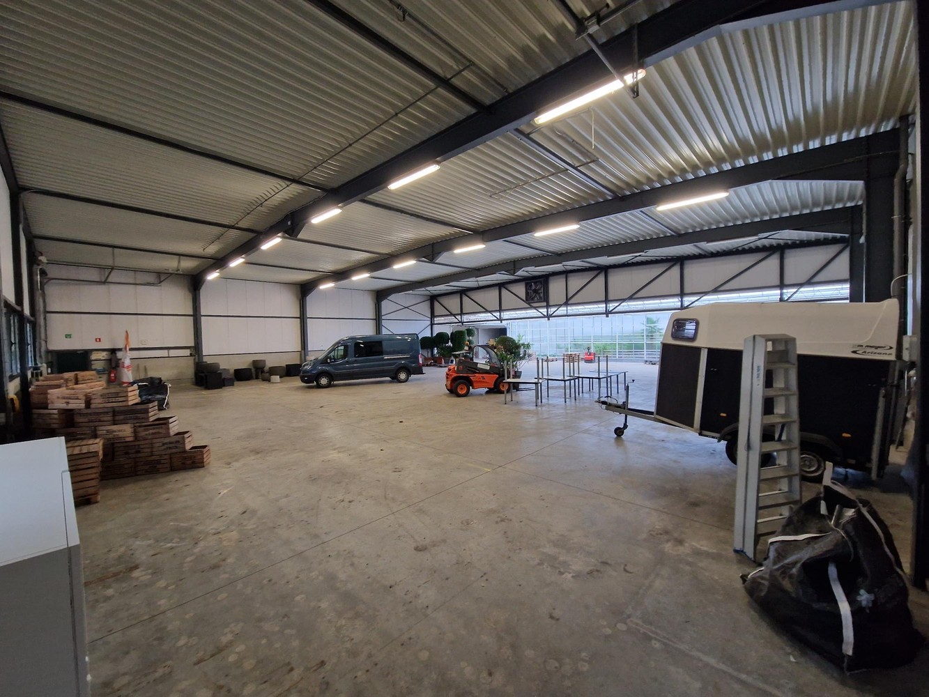 Ruime garage (634m²) te huur in Boechout afbeelding 6