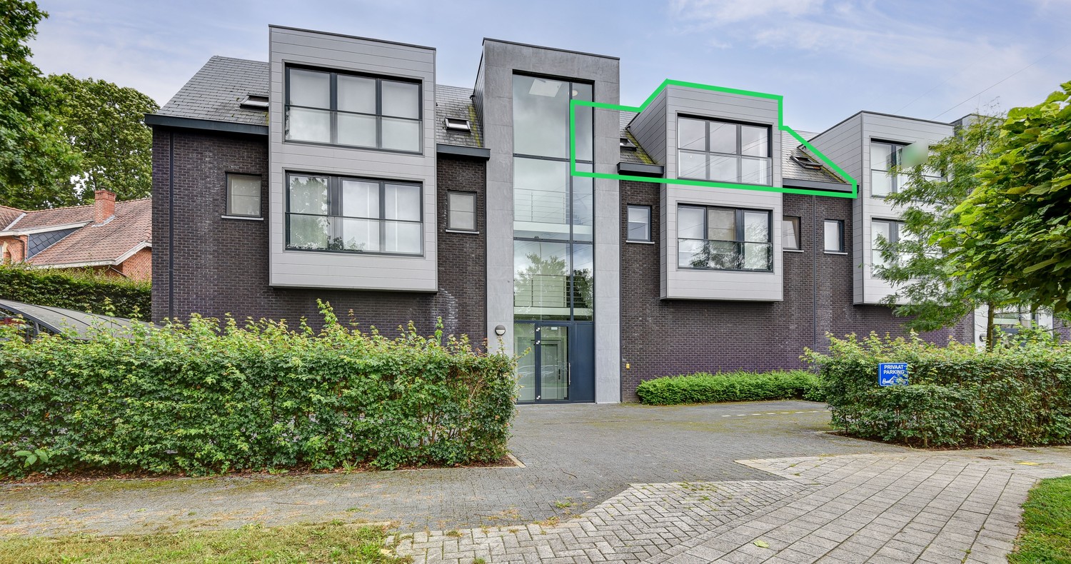 Recent appartement met lift en ruim terras op de tweede verdieping op centrale locatie in Wijnegem! afbeelding 4